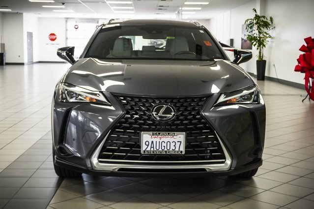 Used 2022 Lexus UX 200 200 Base w/ Accessory Package (Z2) image 4