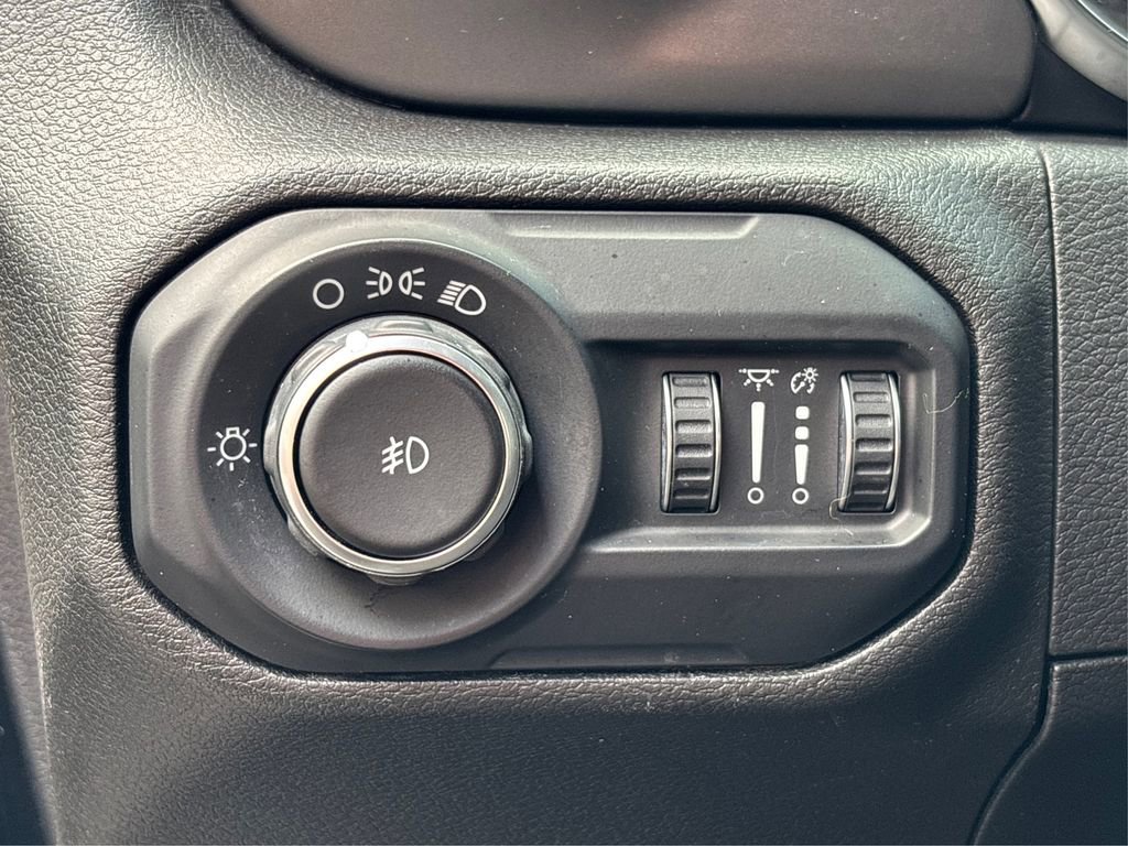 Used 2021 Jeep Wrangler Sport image 36