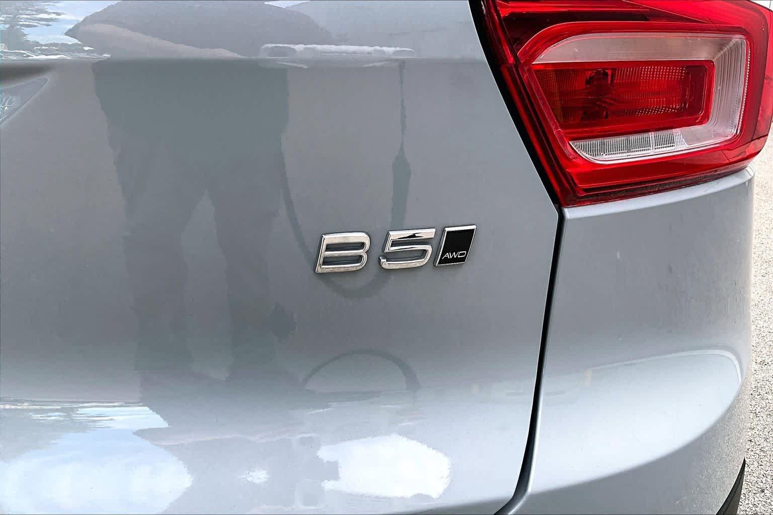 Used 2024 Volvo XC40 B5 Ultimate w/ Protection Package Premier AWD/4WD image 10