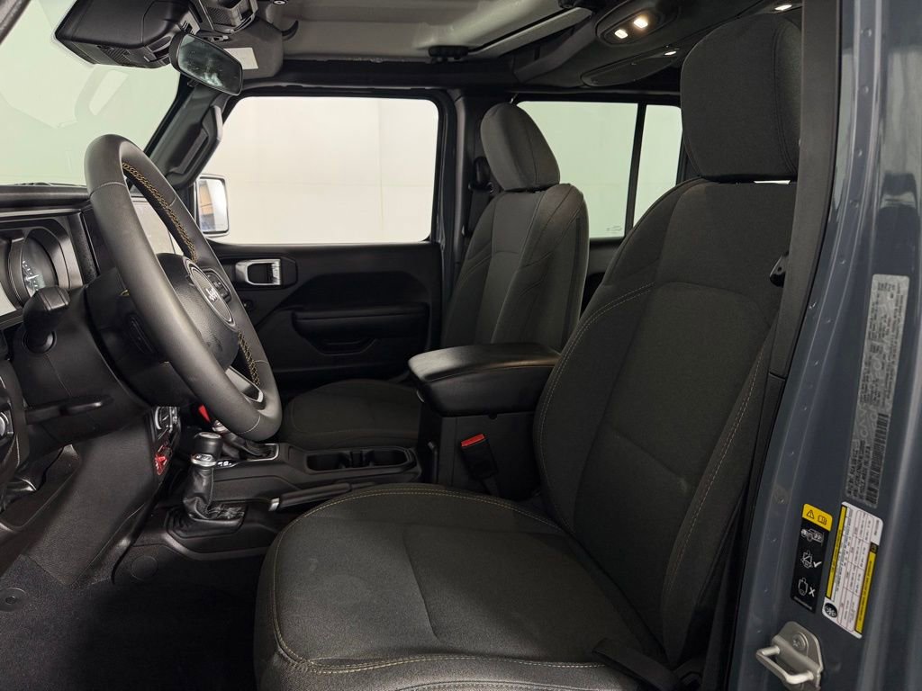 Used 2024 Jeep Wrangler Unlimited AWD/4WD image 21