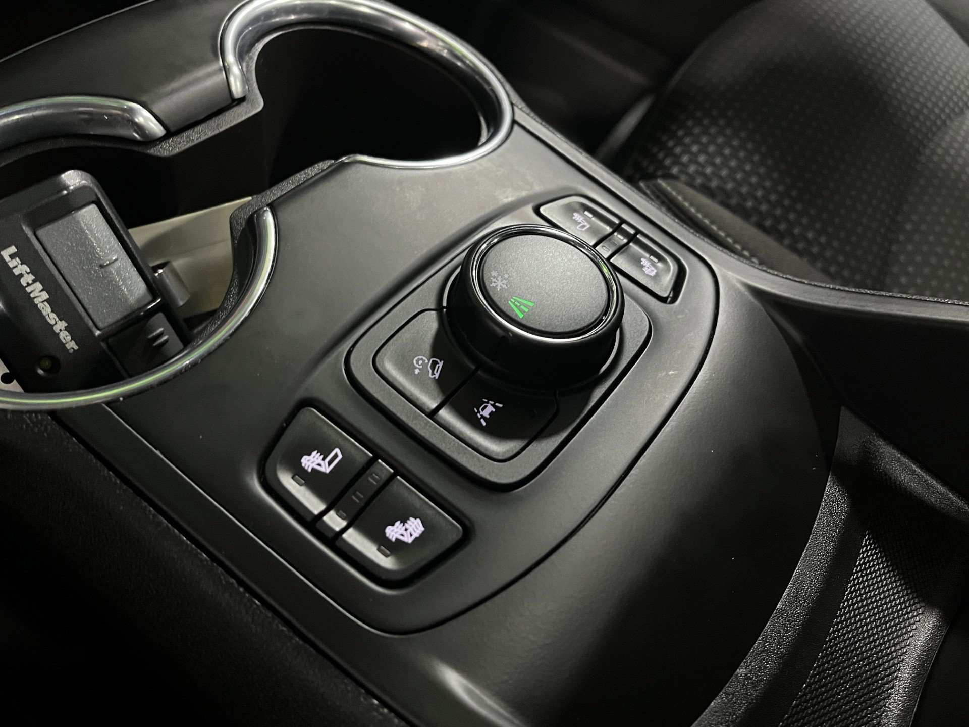 Certified 2023 GMC Terrain SLE w/ Driver Convenience Package image 13