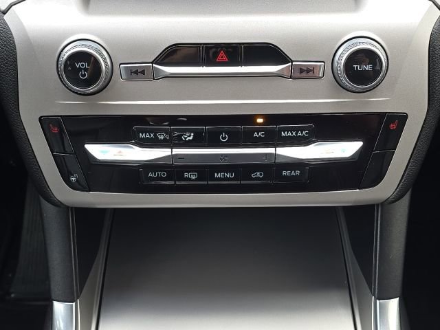 Used 2023 Ford Explorer XLT w/ Equipment Group 202A AWD/4WD image 39