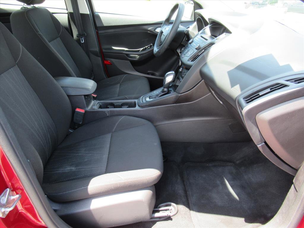 Used 2015 Ford Focus SE FWD image 10