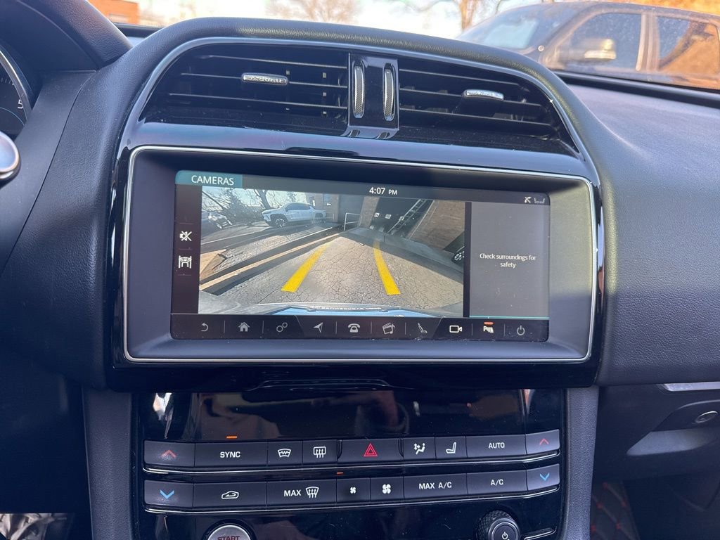 Used 2020 Jaguar F-PACE Premium image 12