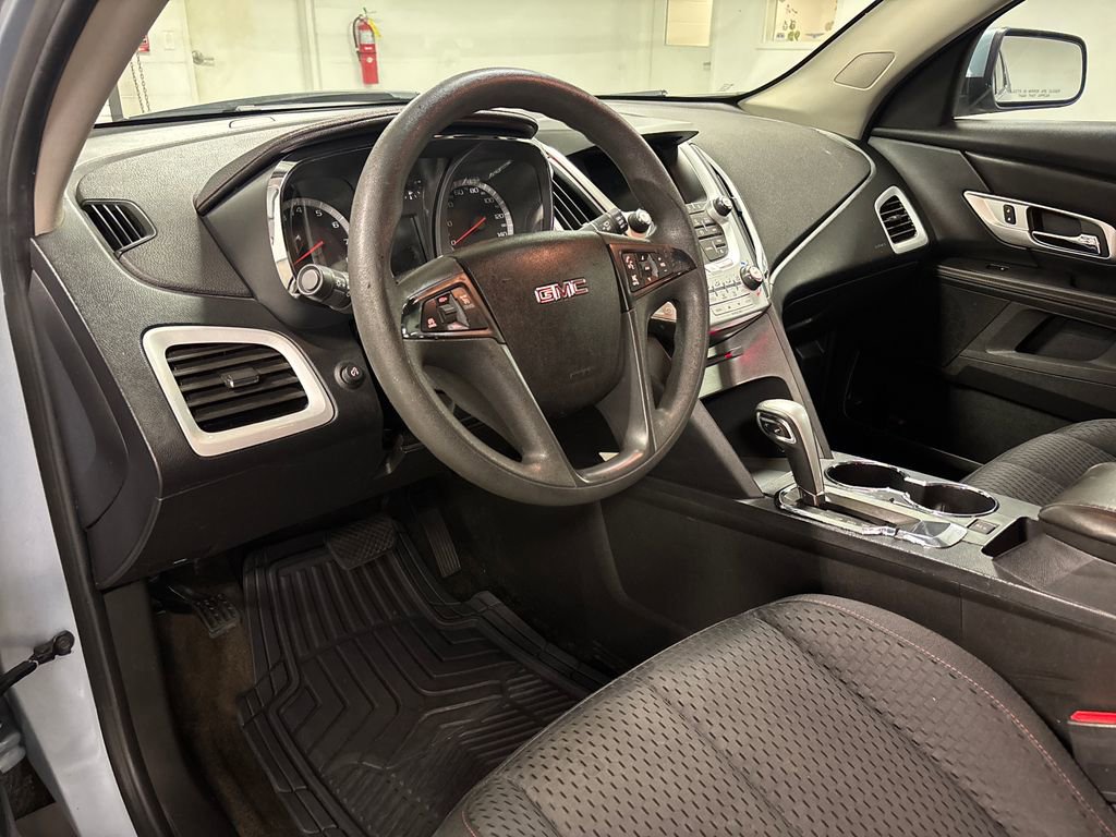 Used 2015 GMC Terrain SLE FWD image 26