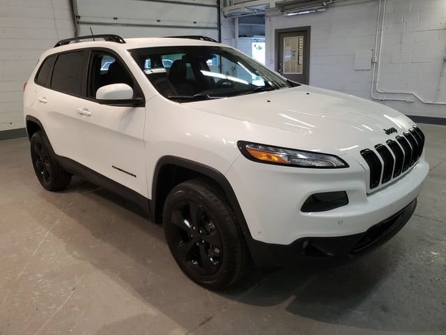 Used 2018 Jeep Cherokee Limited w/ Technology Group AWD/4WD image 8