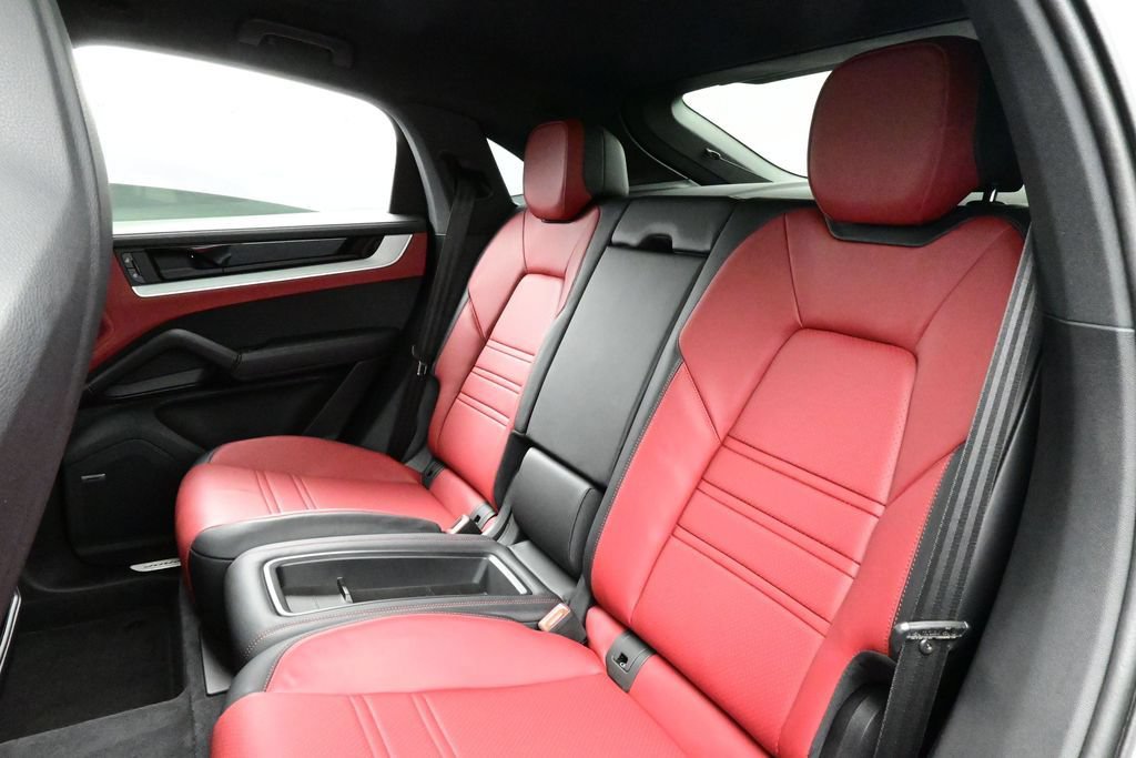 Certified 2025 Porsche Cayenne Coupe AWD/4WD image 14