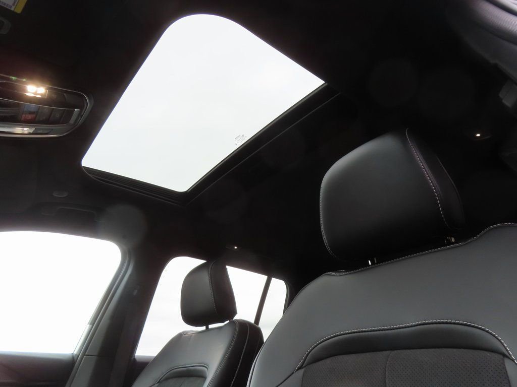 New 2025 Jeep Grand Cherokee Altitude image 7