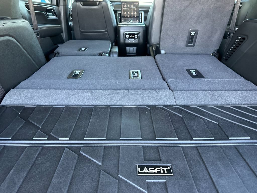 Used 2025 GMC Yukon Elevation w/ Elevation Premium Package AWD/4WD image 15