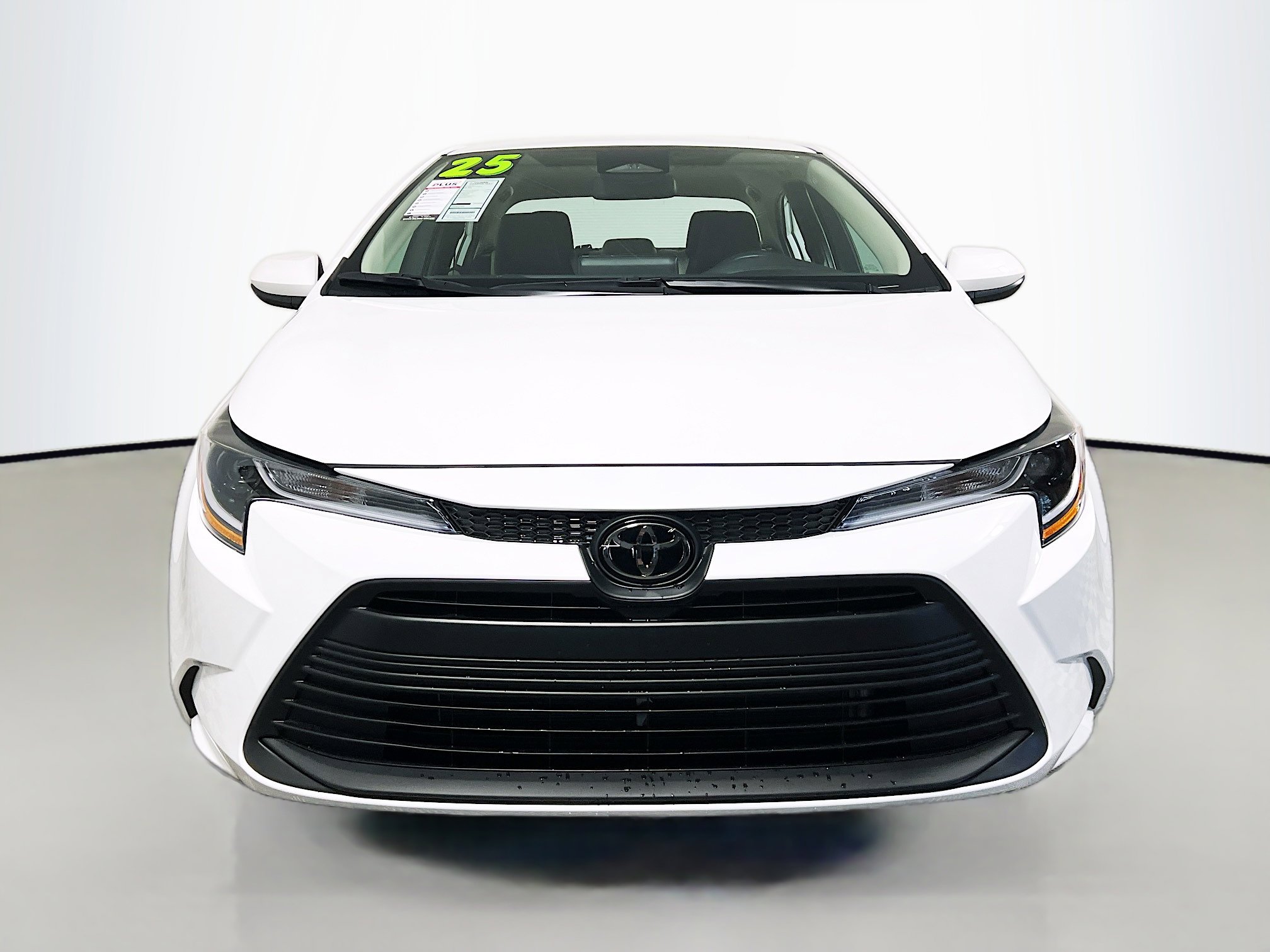 Used 2025 Toyota Corolla LE FWD image 11