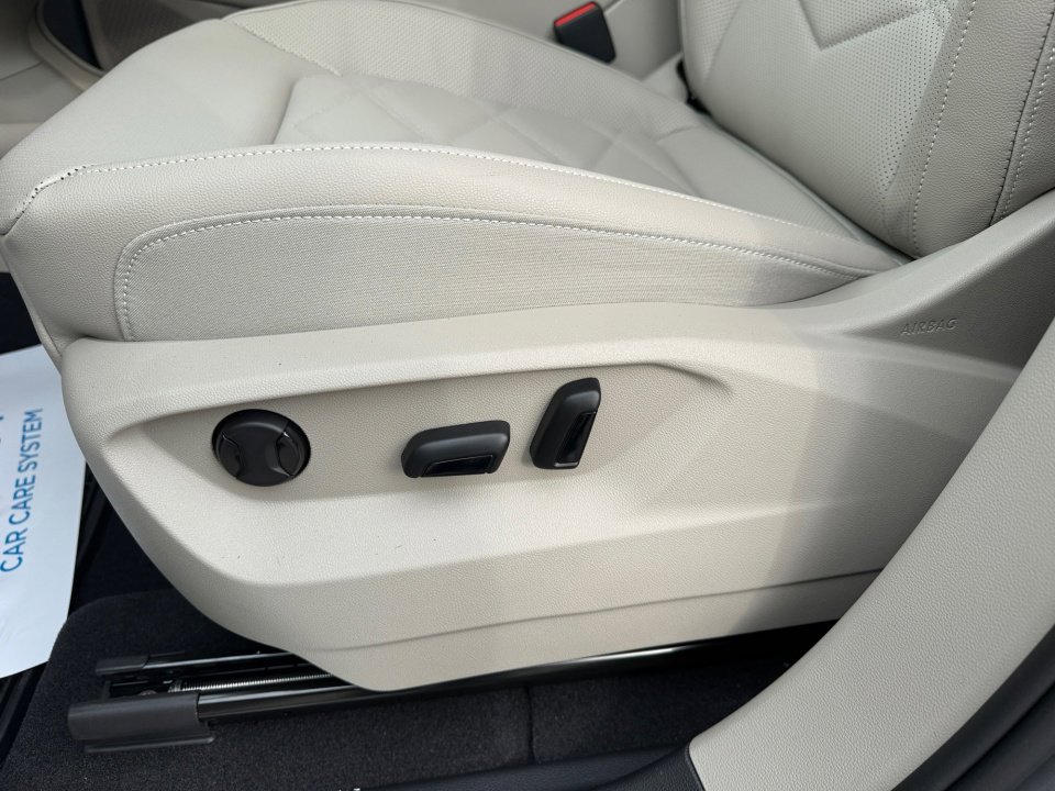 New 2026 Volkswagen Atlas SE image 30