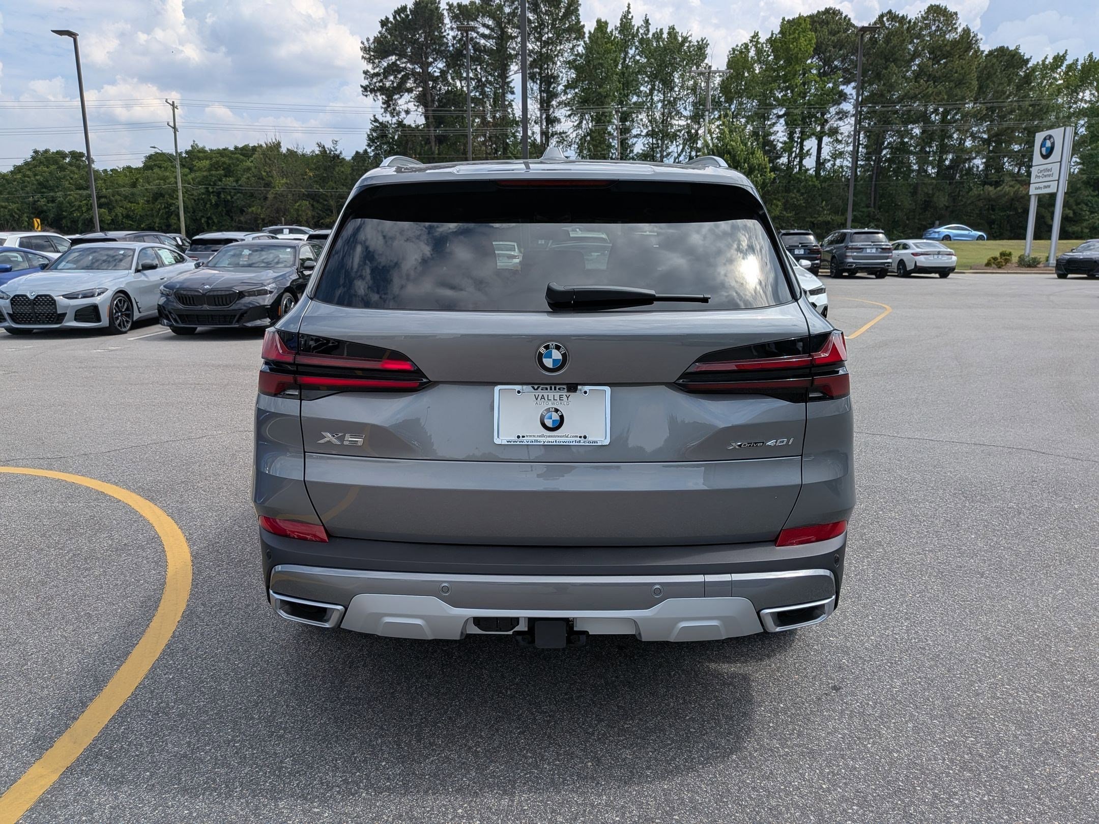 New 2026 BMW X5 xDrive40i w/ Climate Comfort Package AWD/4WD image 4