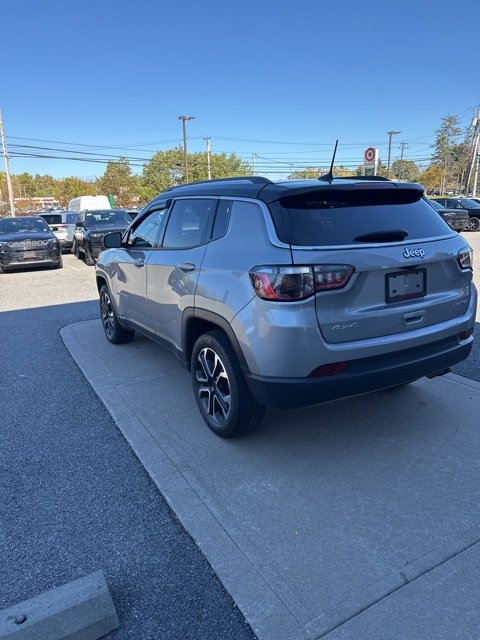 Certified 2022 Jeep Compass Limited w/ Sun and Sound Group image 5
