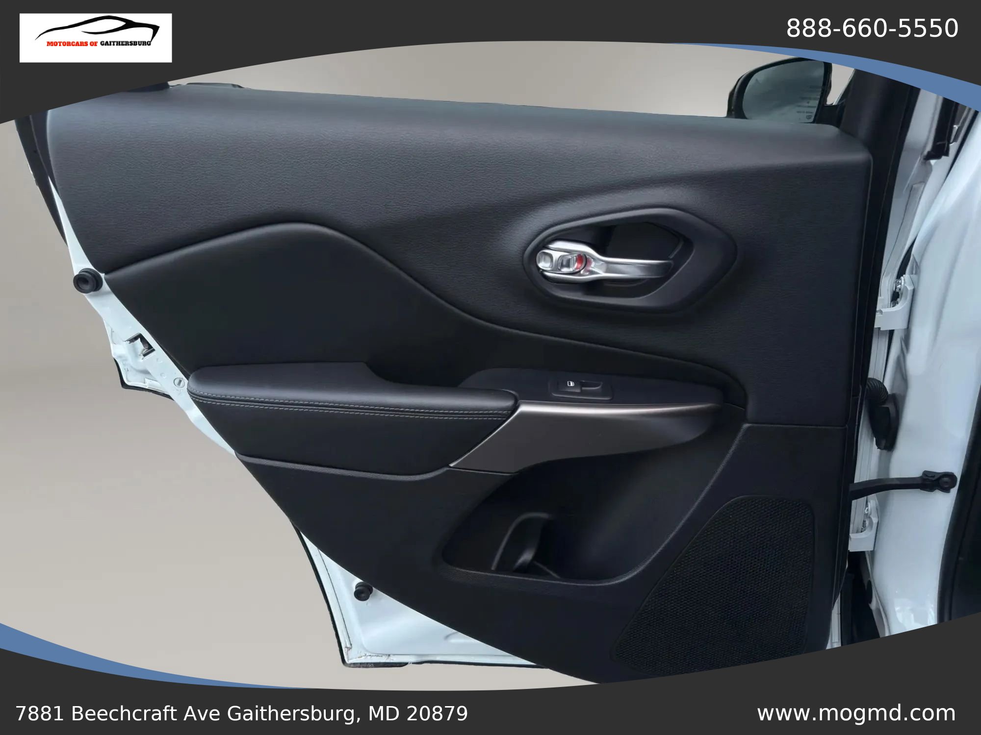 Used 2019 Jeep Cherokee Limited FWD image 22