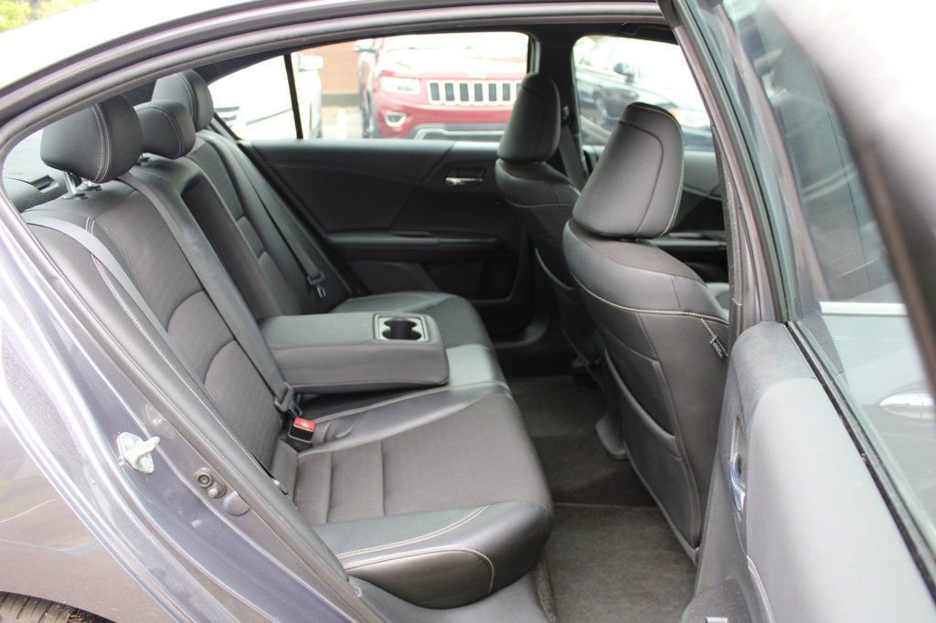 Used 2017 Honda Accord Sport image 29