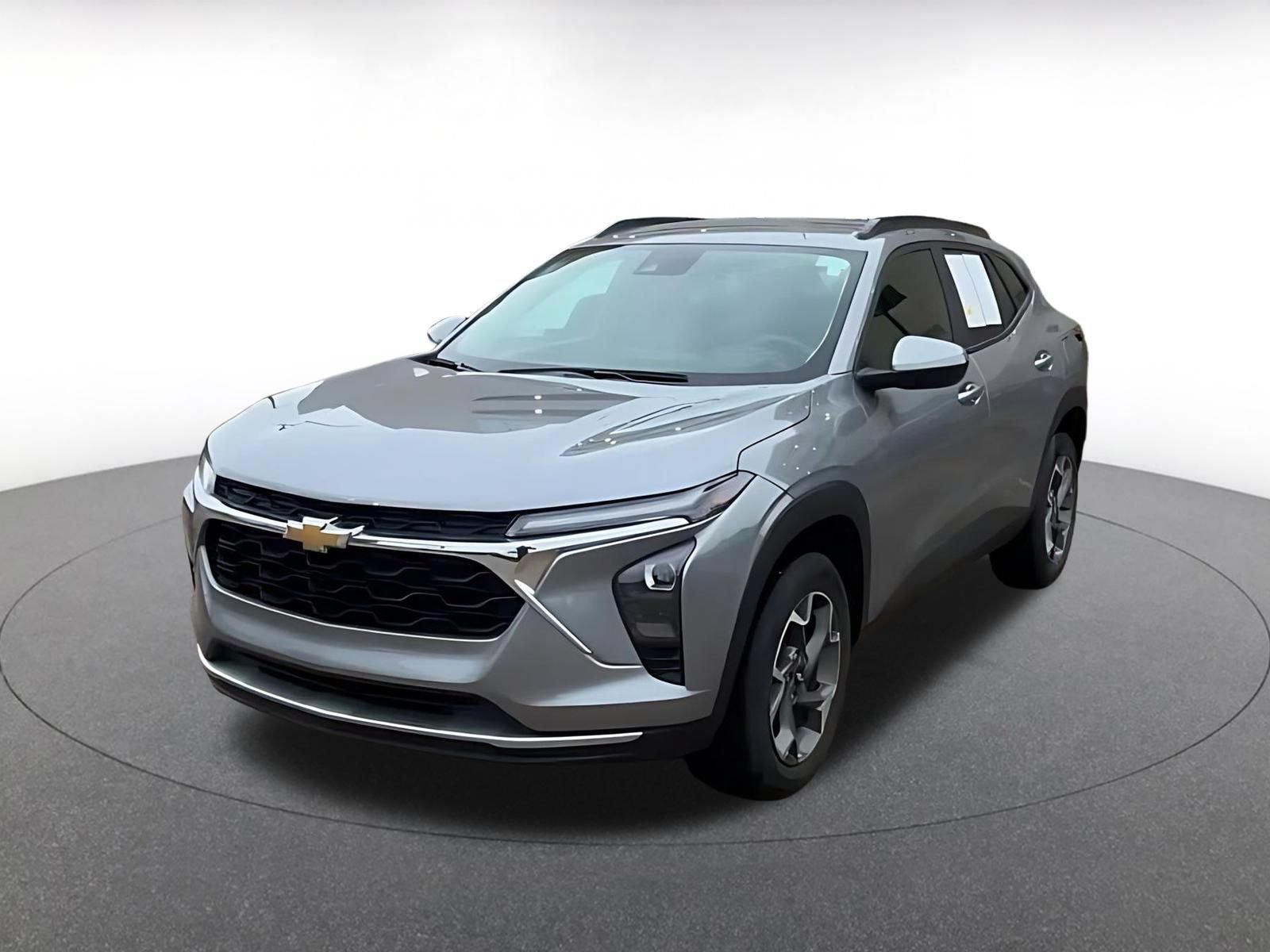 Used 2025 Chevrolet Trax LT FWD image 7