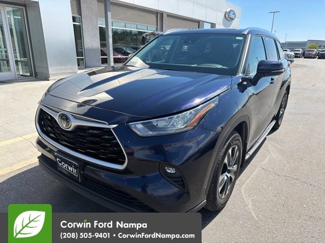 Used 2020 Toyota Highlander XLE FWD image 1