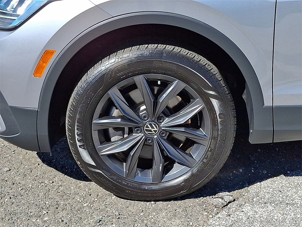 Used 2022 Volkswagen Tiguan SE image 8