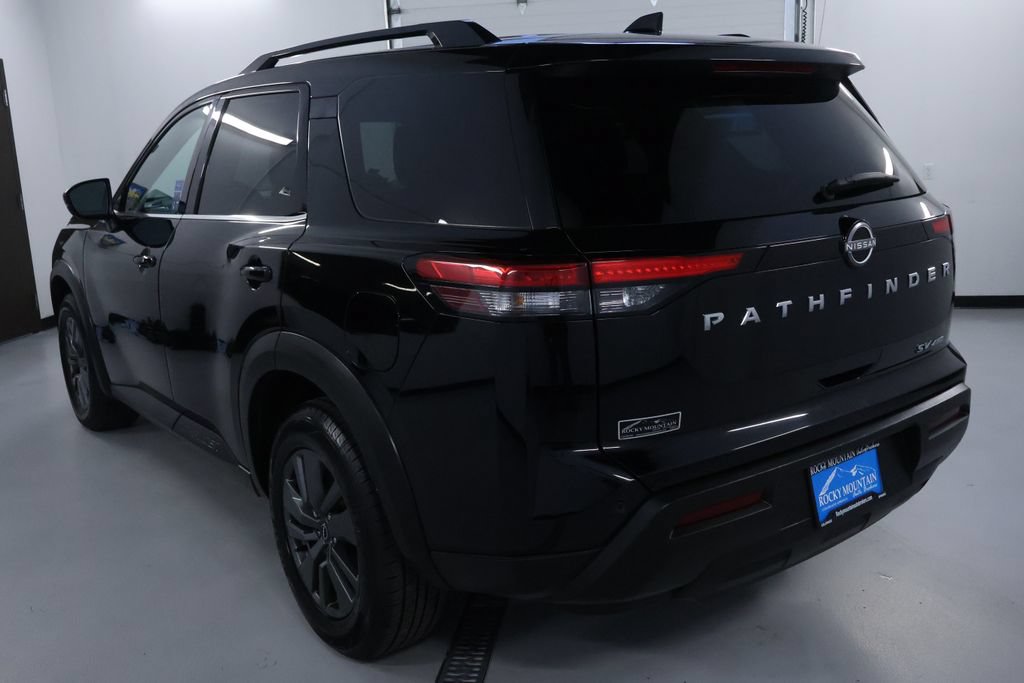 Used 2024 Nissan Pathfinder SV AWD/4WD image 5