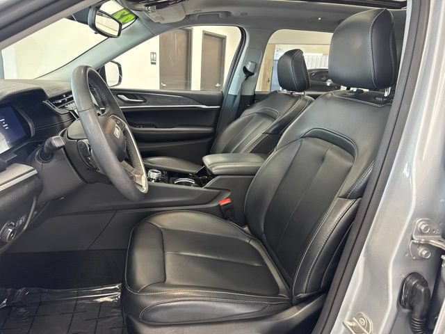 Used 2023 Jeep Grand Cherokee L Limited w/ Trailer Tow Group (B) AWD/4WD image 19