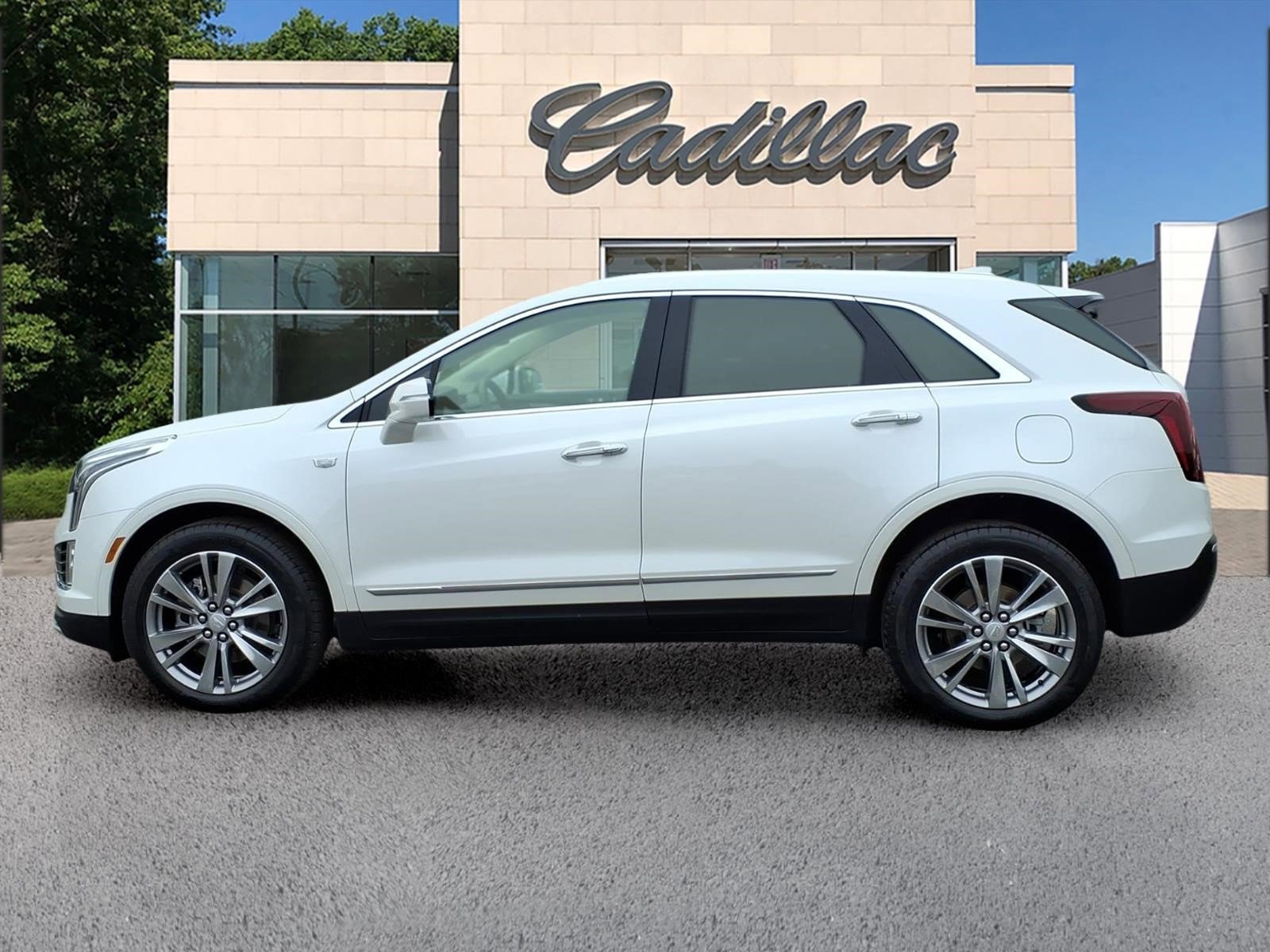 Certified 2023 Cadillac XT5 Premium Luxury AWD/4WD image 2