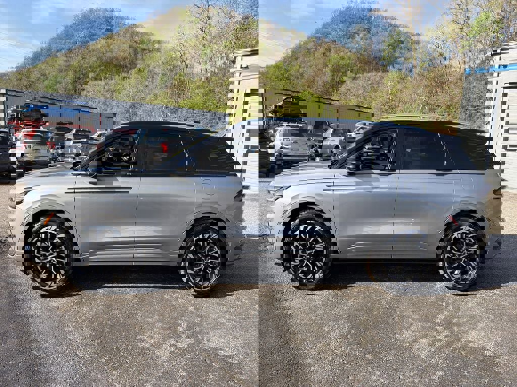 Used 2024 Lincoln Nautilus Reserve image 8