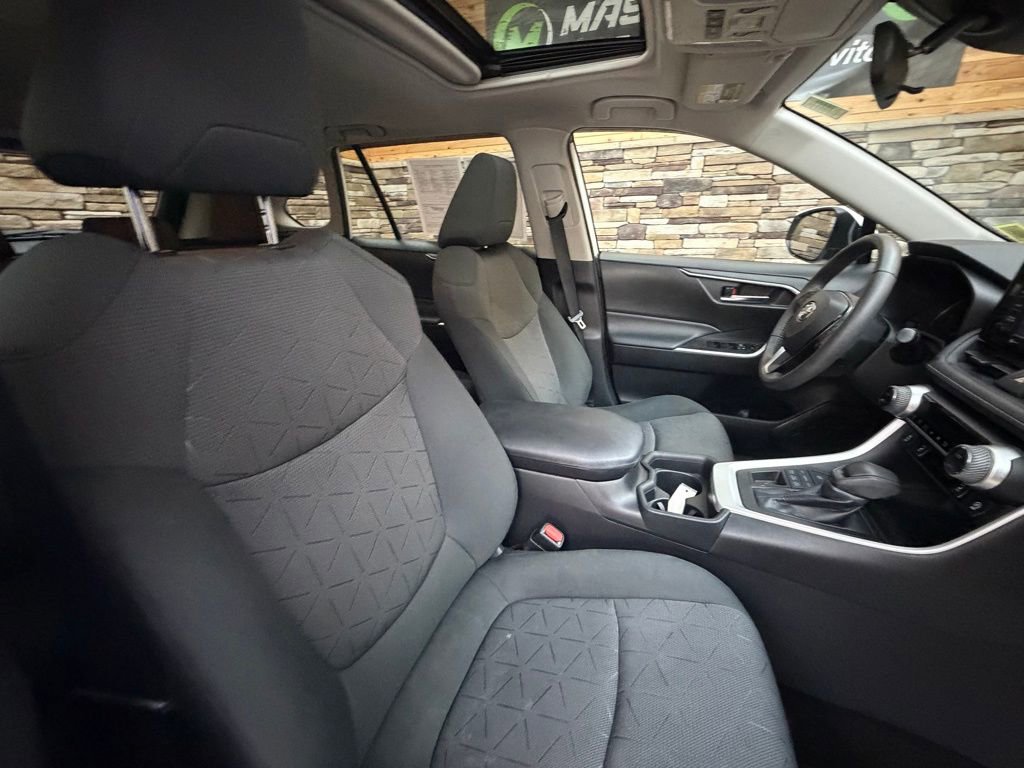 Used 2020 Toyota RAV4 XLE w/ Convenience Package image 15