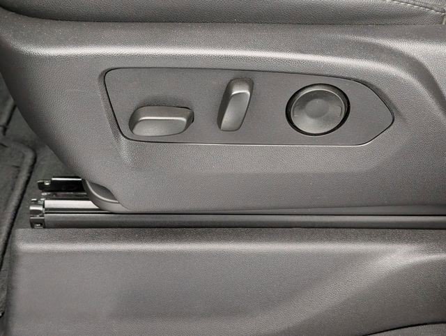 Certified 2025 GMC Sierra 1500 SLT image 15