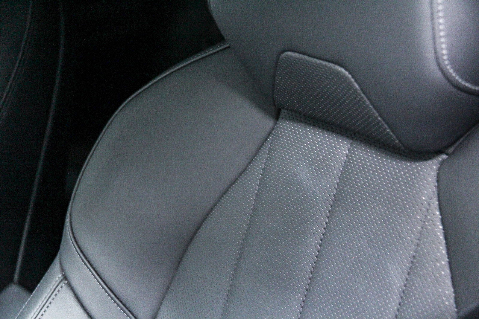 Certified 2024 BMW 530i 530i w/ M Sport Package image 25