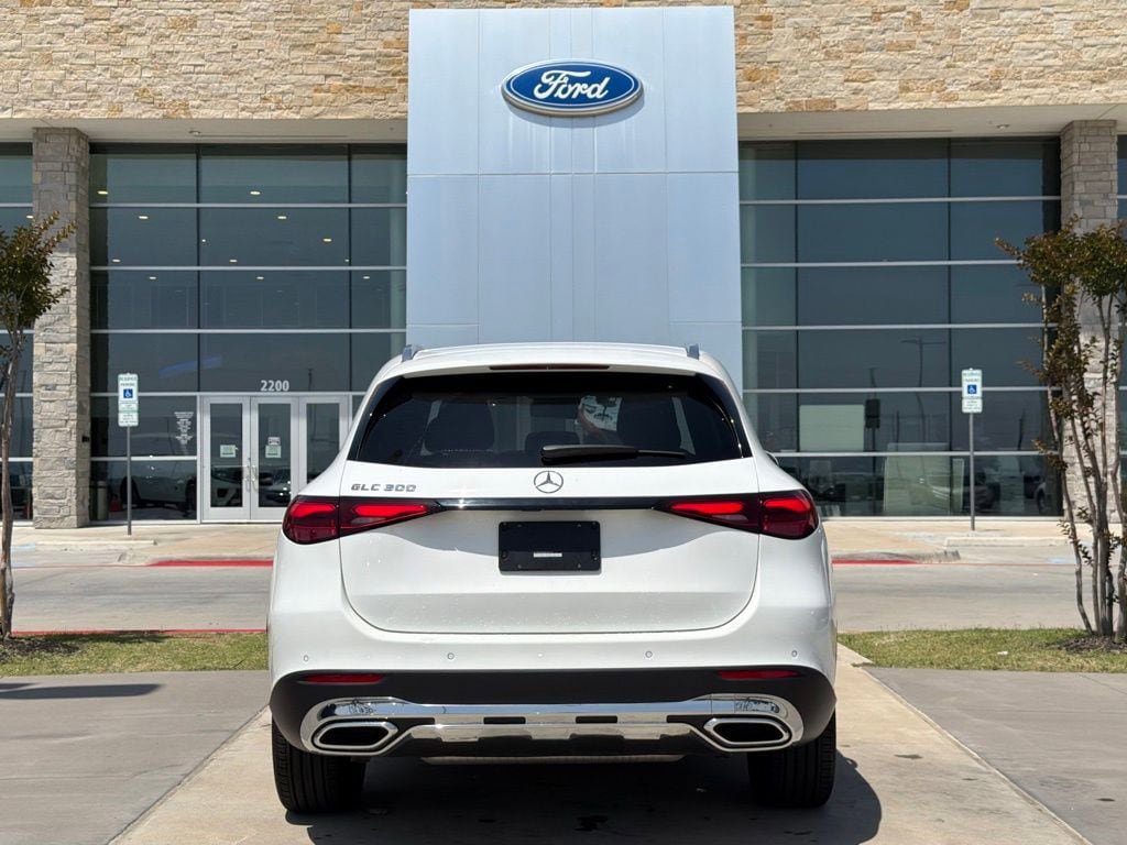 Used 2025 Mercedes-Benz GLC 300 image 18