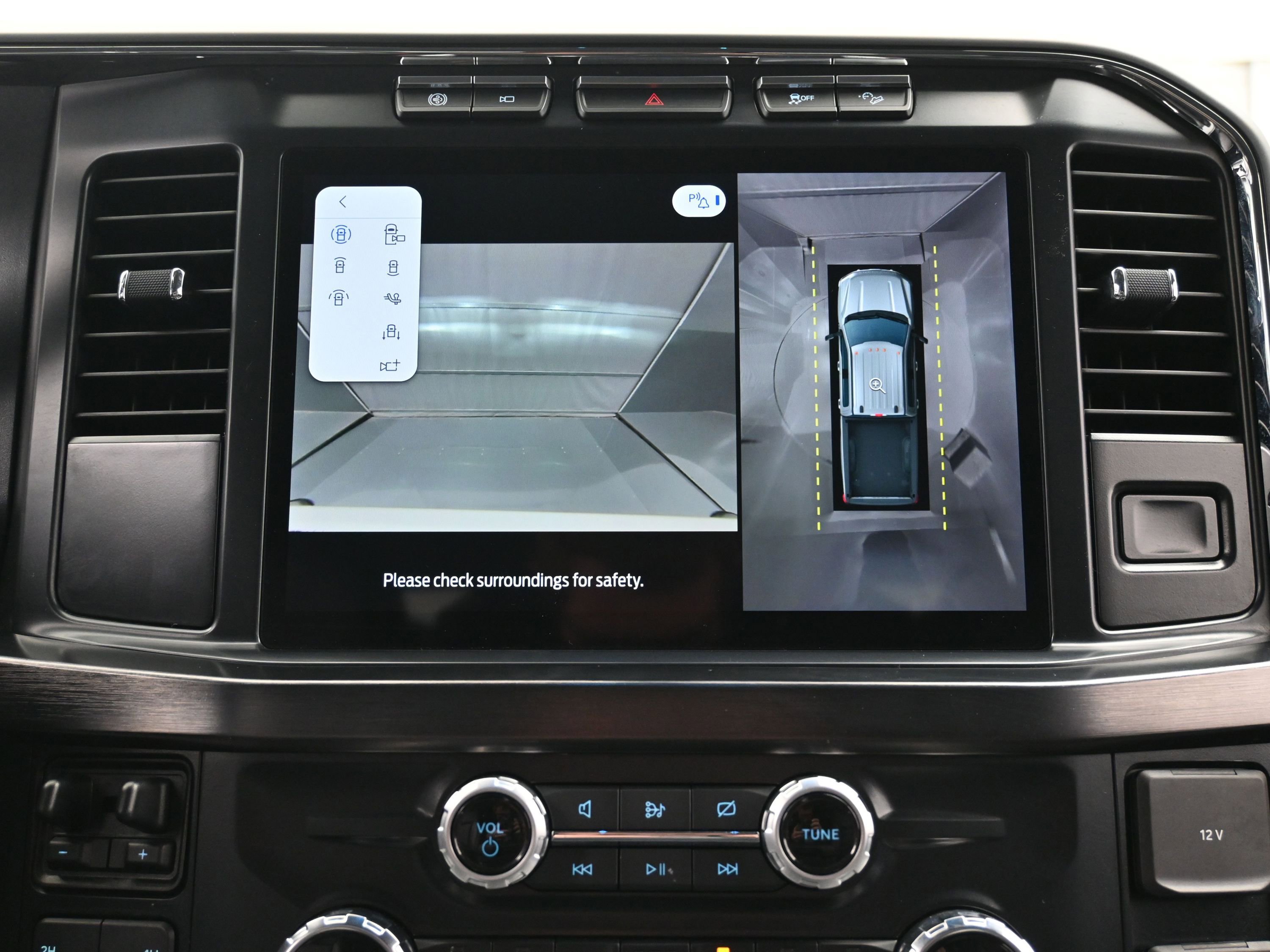 Used 2024 Ford F250 Lariat w/ Sport Appearance Package image 32