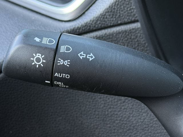 Used 2023 Toyota Corolla Cross LE AWD/4WD image 21