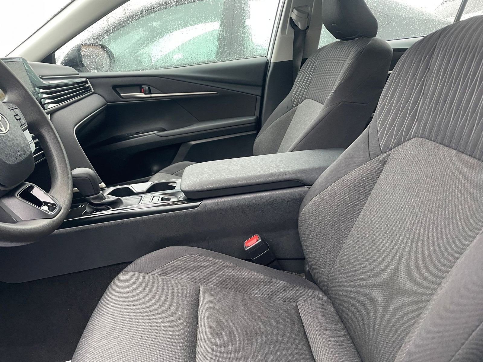 Used 2025 Toyota Camry LE image 27