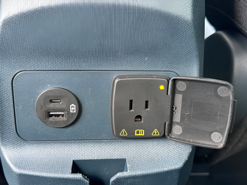 Used 2023 Ford Maverick XL FWD image 30