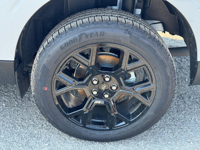 New 2025 Ford Maverick XLT w/ XLT Luxury Package image 11