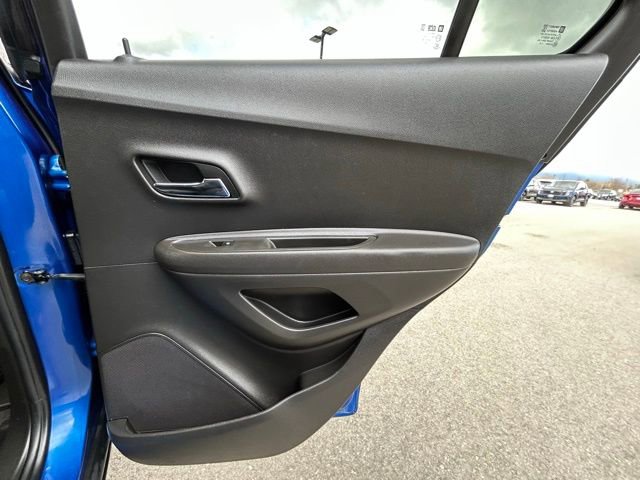 Used 2016 Chevrolet Trax LT w/ LT Convenience Package AWD/4WD image 37