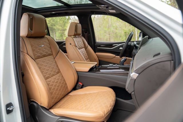 Used 2022 Cadillac Escalade ESV Sport w/ Touring Package image 36