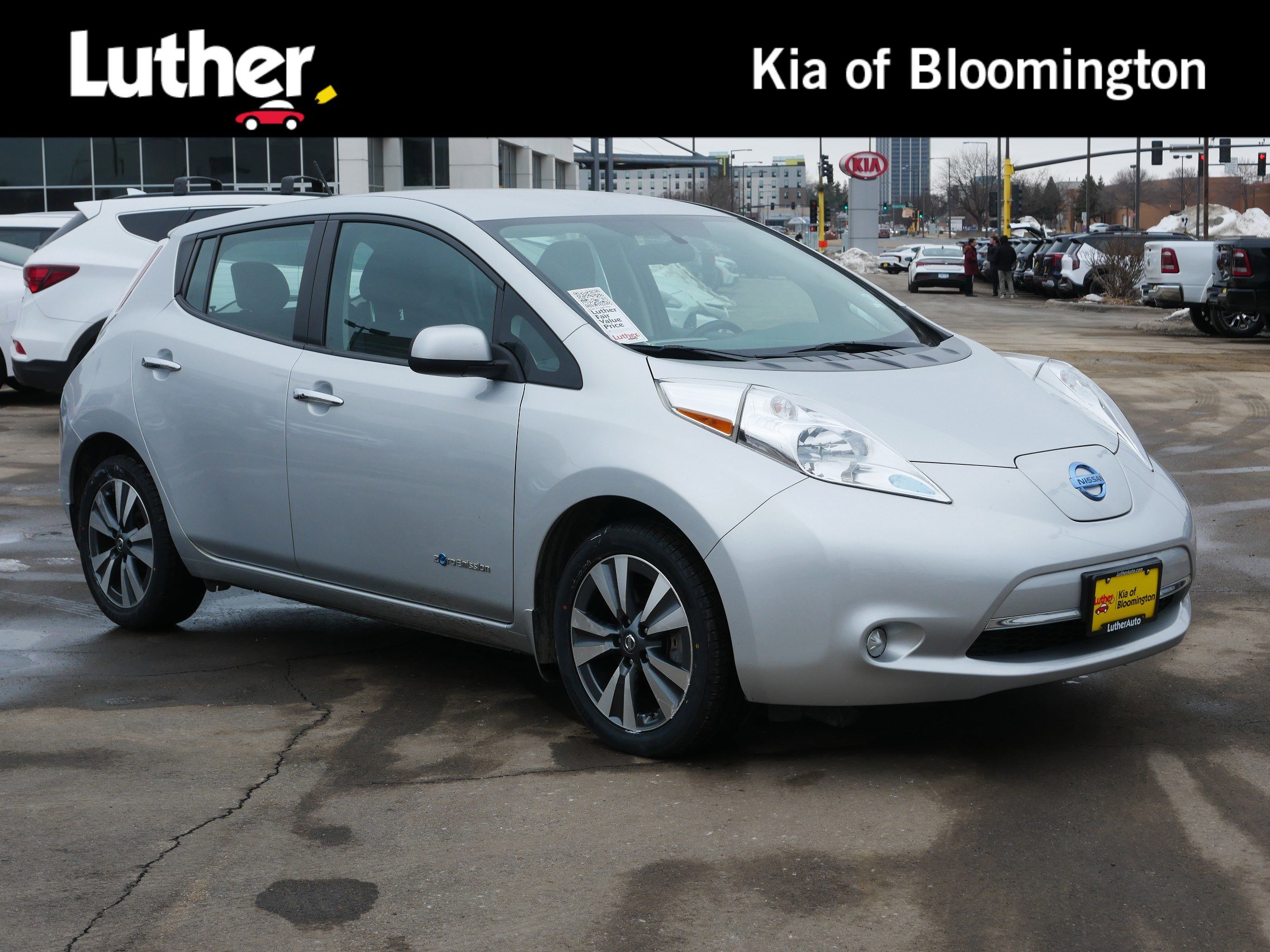 Used 2017 Nissan Leaf SV image 1
