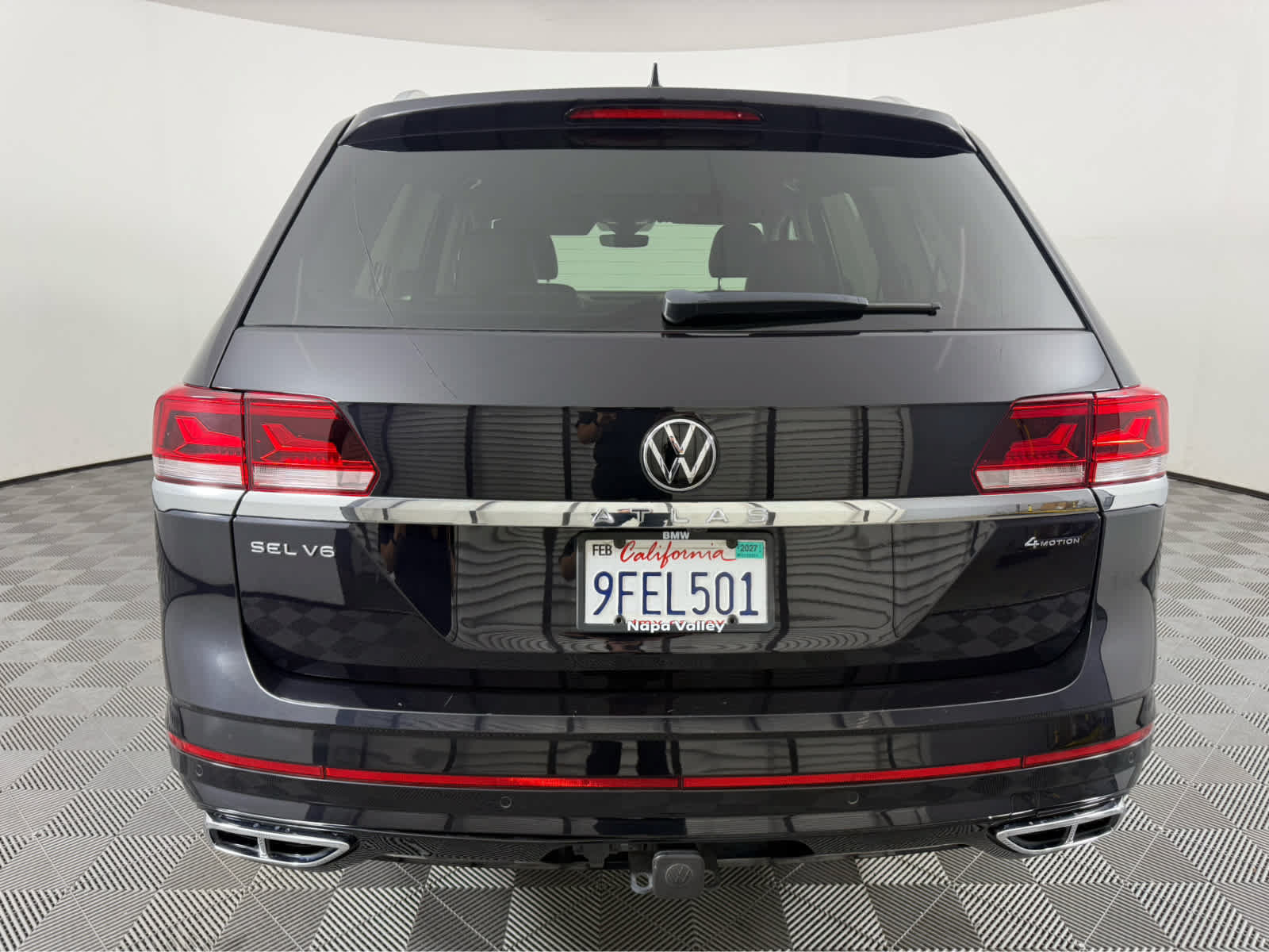 Used 2023 Volkswagen Atlas SEL Premium AWD/4WD image 4