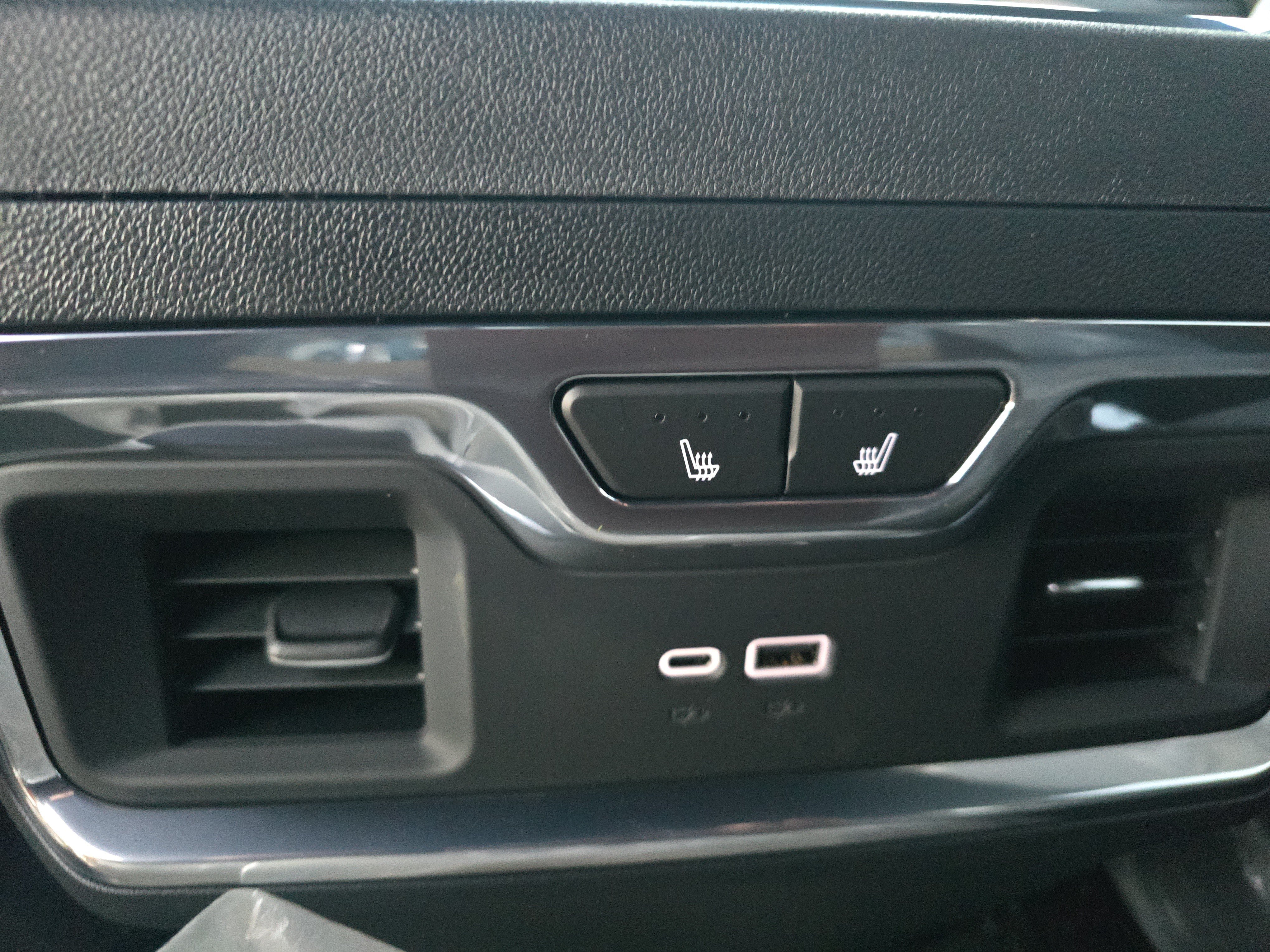 New 2026 GMC Sierra 3500 Denali Ultimate AWD/4WD image 15