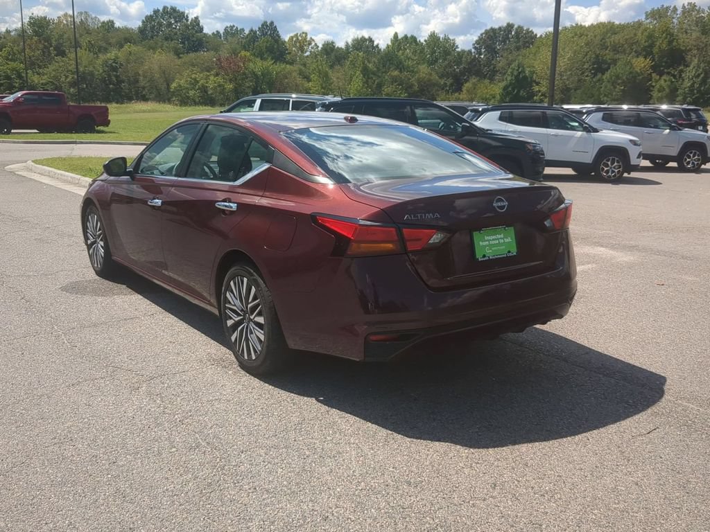Used 2025 Nissan Altima 2.5 SV FWD image 3