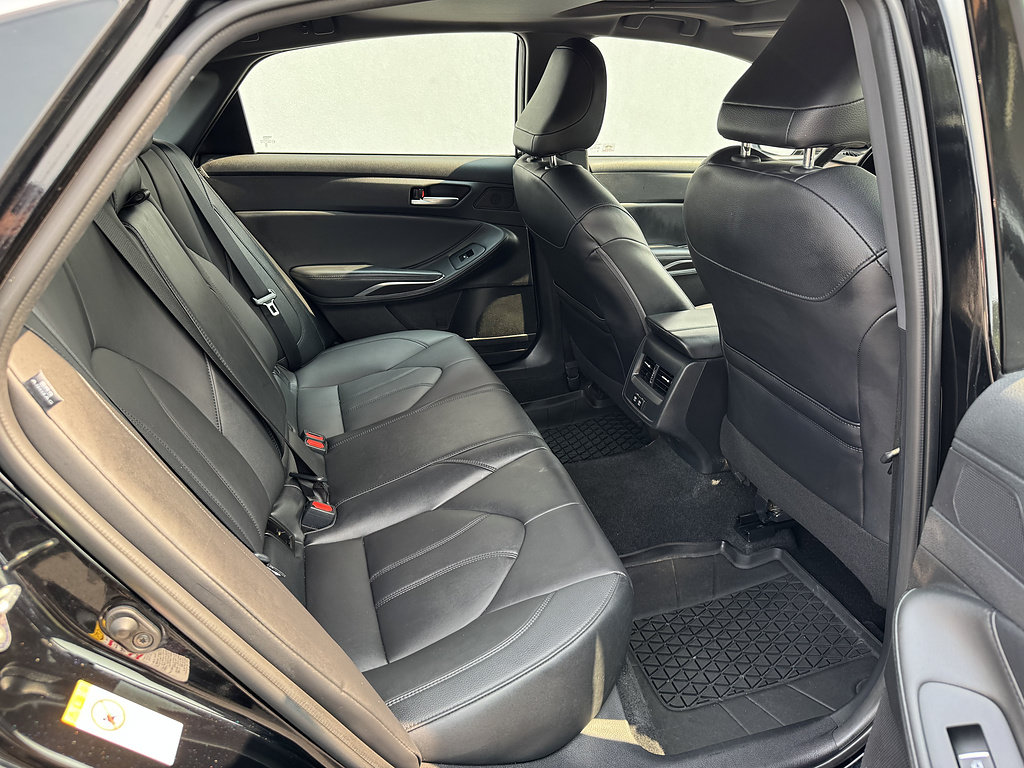 Used 2019 Toyota Avalon XLE w/ Moonroof Package FWD image 11