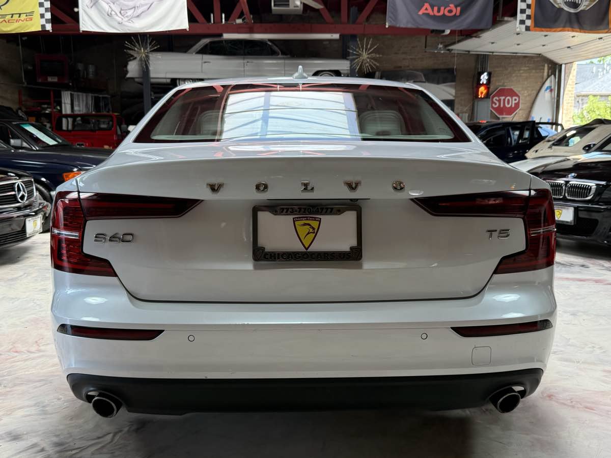 Used 2019 Volvo S60 T5 Momentum w/ Premium Package FWD image 5