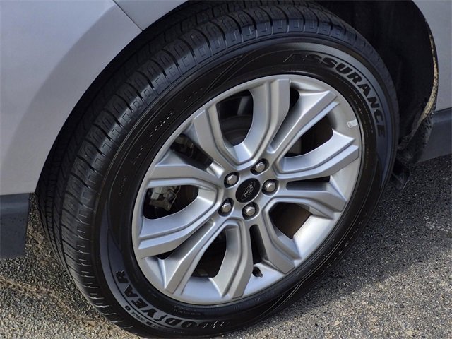 Used 2024 Ford Edge Titanium image 7