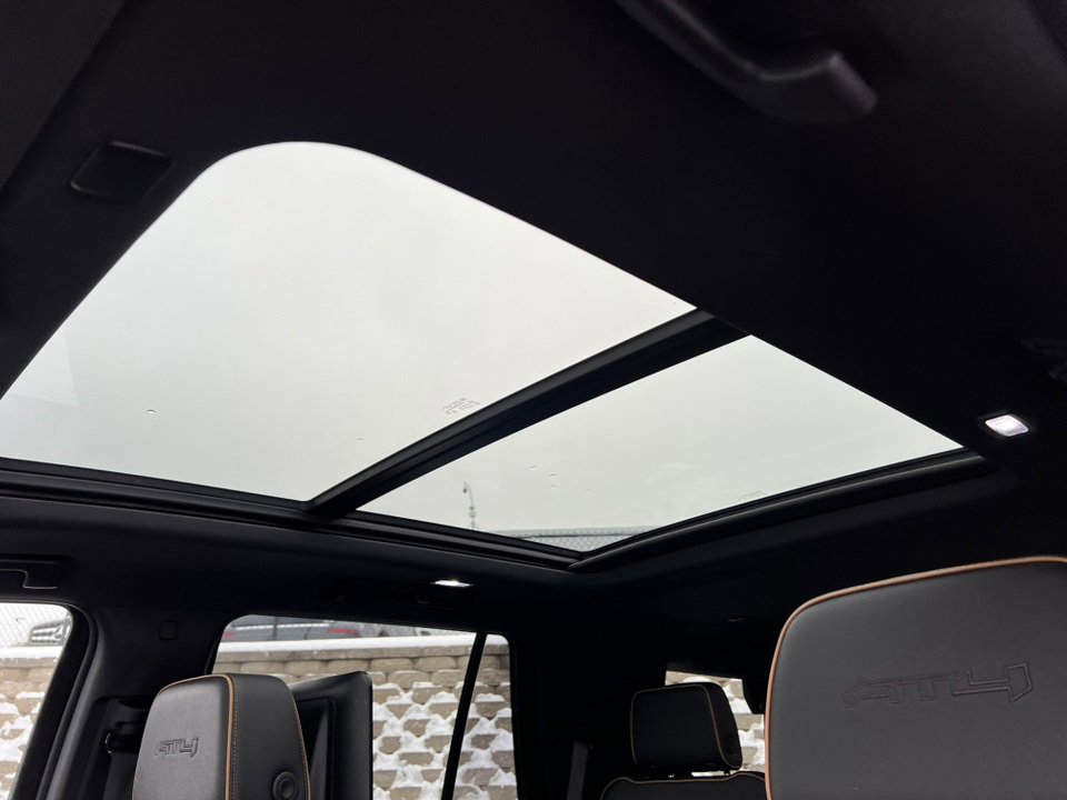 Used 2023 GMC Yukon AT4 w/ AT4 Premium Package image 8