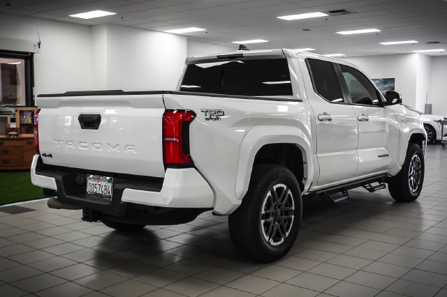 Used 2024 Toyota Tacoma TRD Sport w/ TRD Sport Upgrade Package AWD/4WD image 6