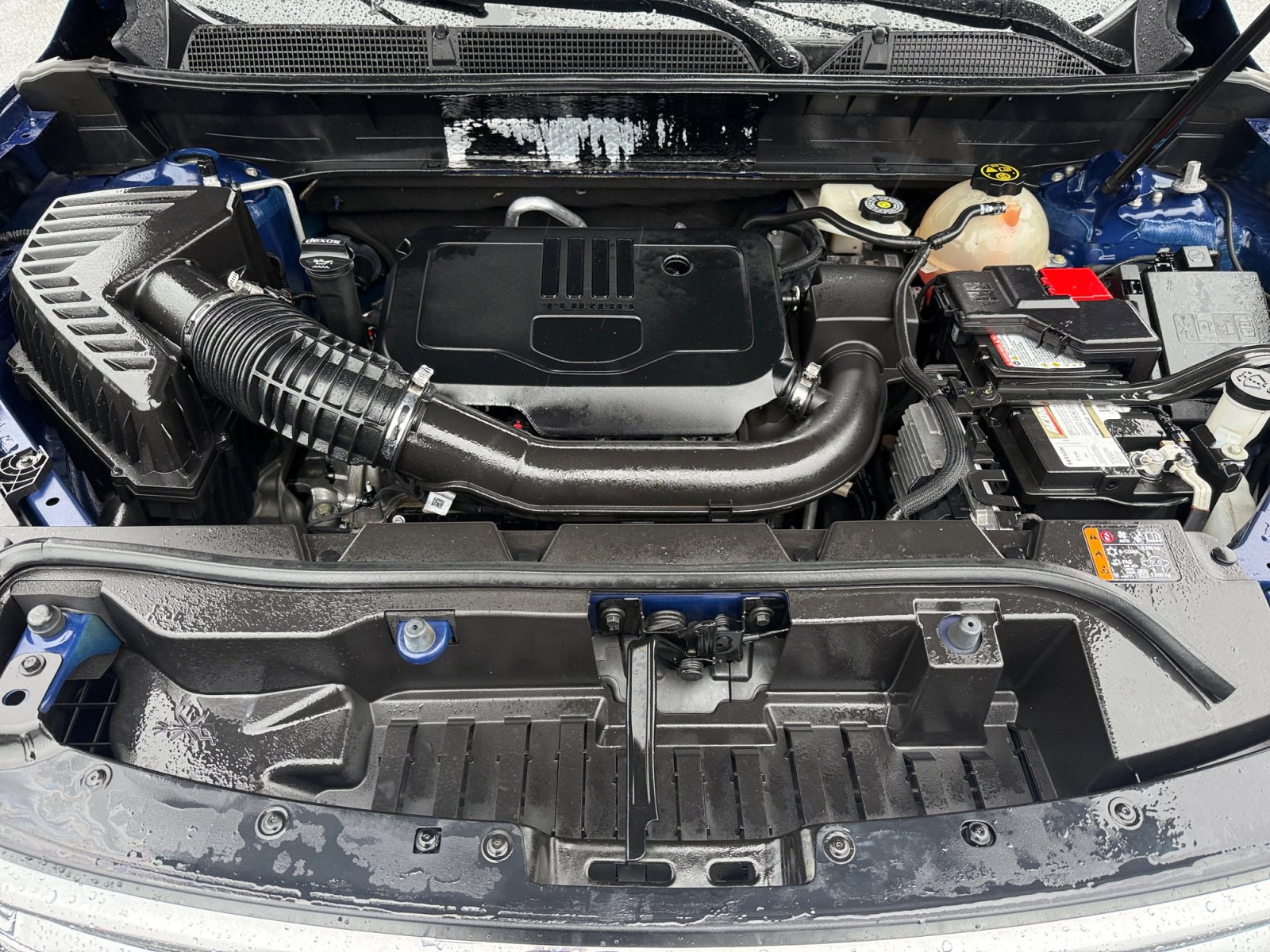 Used 2023 GMC Acadia SLE image 20