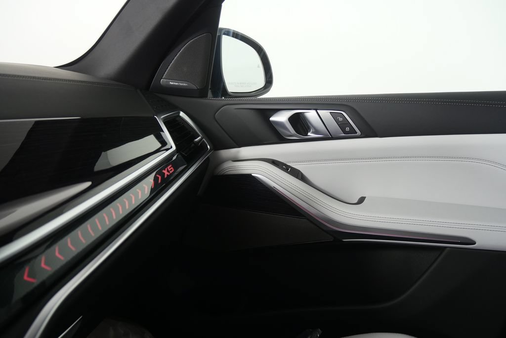 Used 2026 BMW X5 sDrive40i RWD image 25