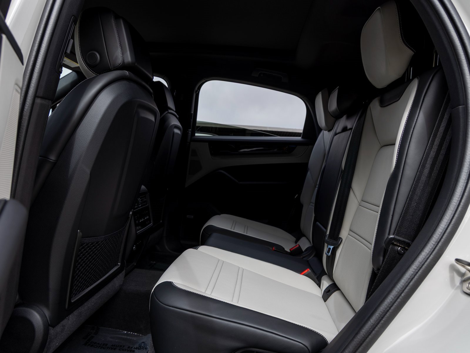 New 2025 Porsche Cayenne Coupe image 36