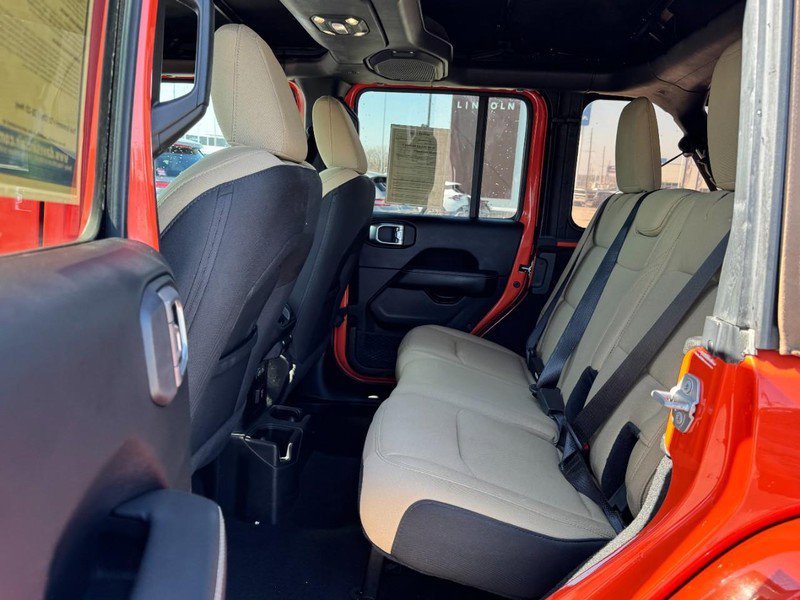 Used 2020 Jeep Wrangler Unlimited Sahara image 12